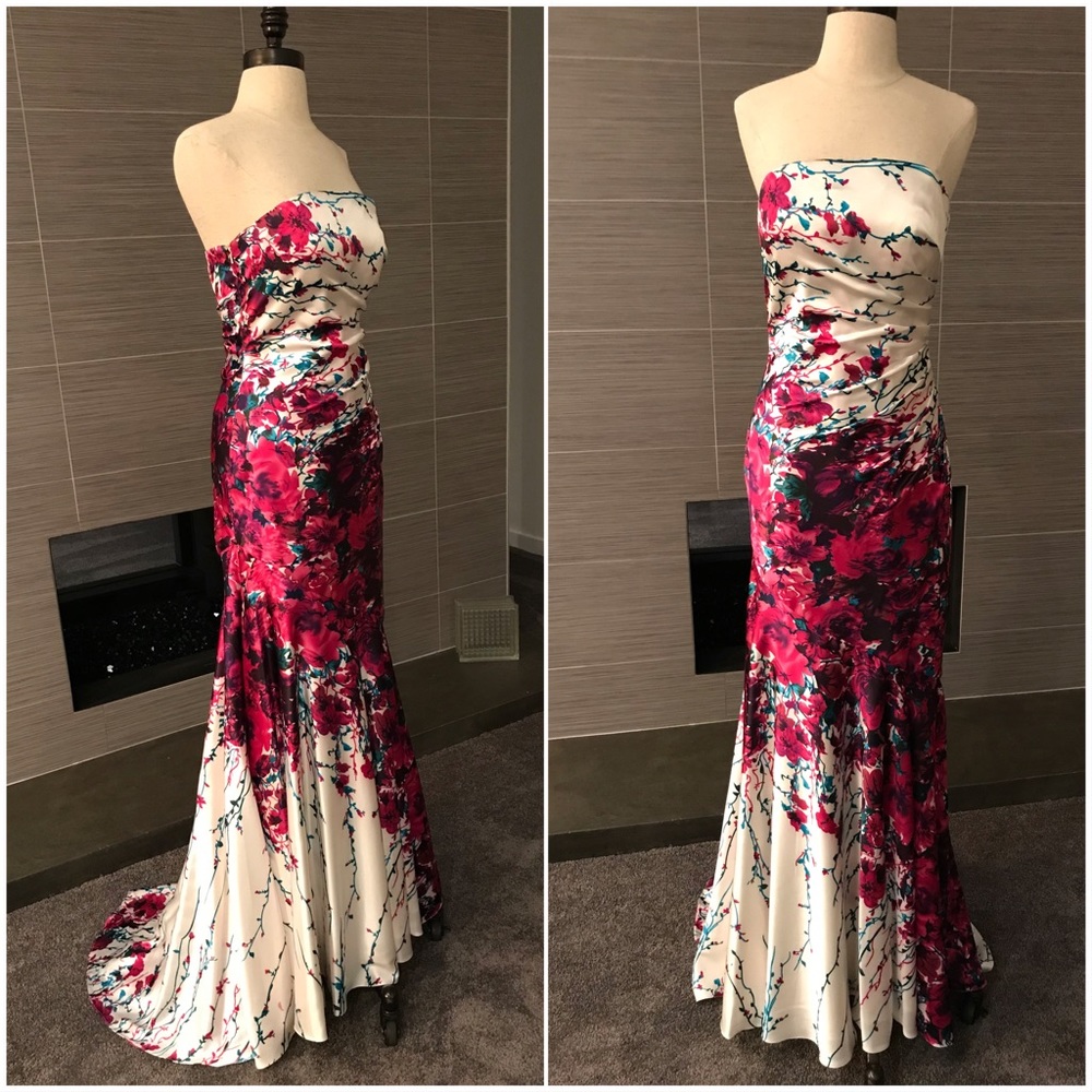 Gorgeous long, strapless dress